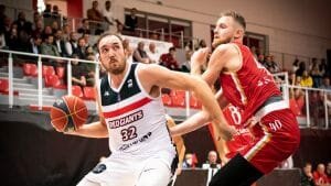 Vautier et les redgiants ont rivalisé avec le SLUC