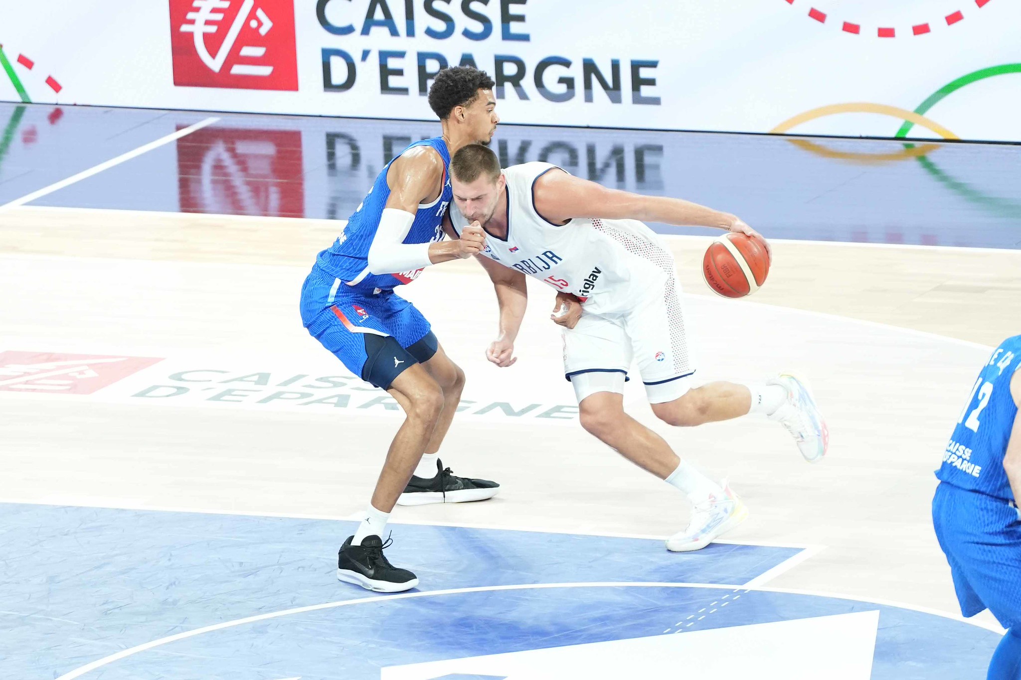 Avant France – Serbie, Vincent Collet évoque les « meilleurs joueurs du monde » Victor Wembanyama et Nikola Jokić