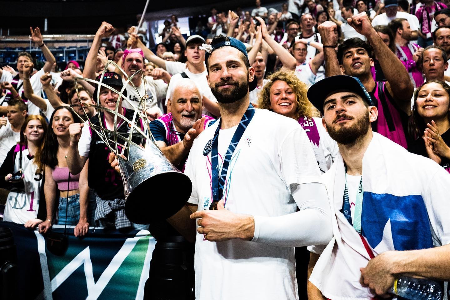 Leon Kratzer boucle la boucle : le champion d’Europe rentre à Bonn !