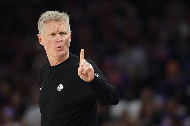 Steve Kerr prolonge aux Warriors !