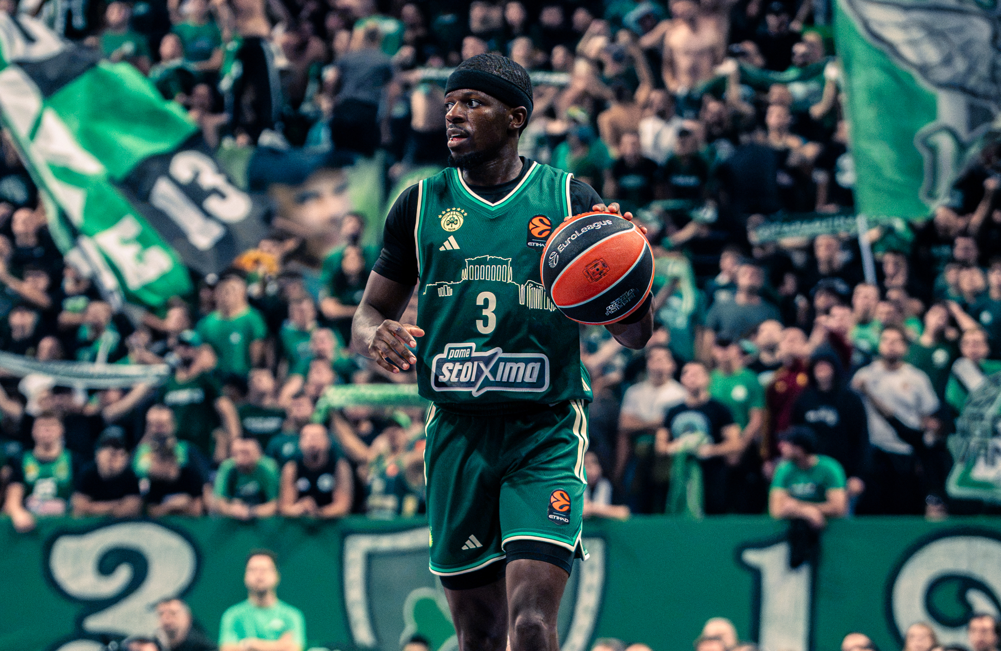 Ce Français est le seul joueur dans le top 3 des points et des passes en EuroLeague en 2026
