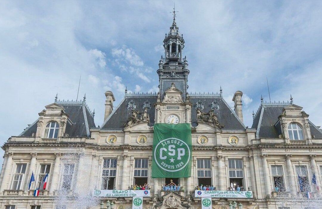 La mairie de Limoges ravagée par un incendie en plein match contre l’ASVEL : le CSP sous le choc