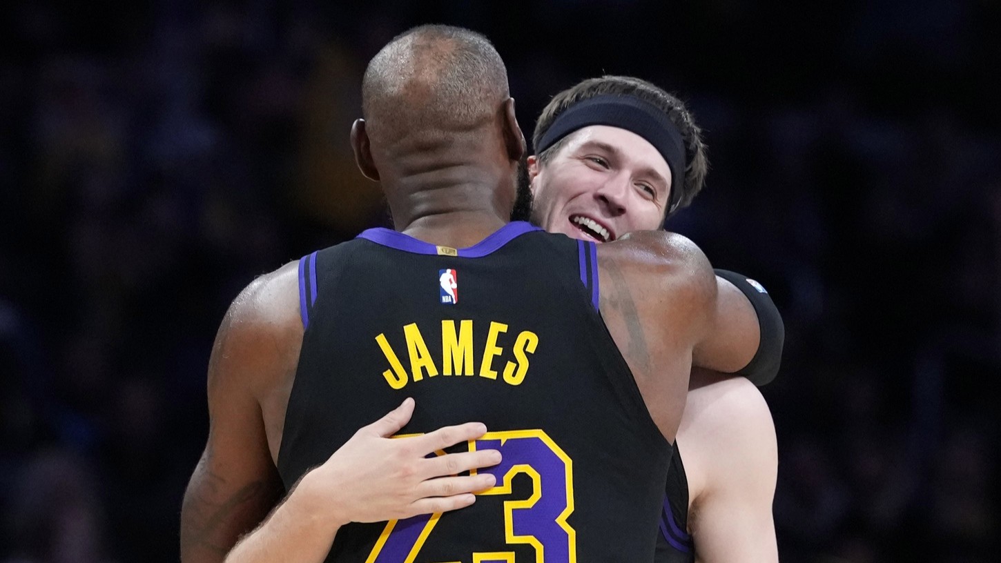« C’est un leader » : LeBron James parti, Austin Reaves continue de s’affirmer aux Lakers